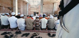 Sikhs and Hindus are helping restore mosques